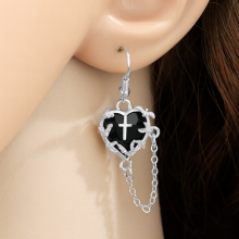 Сережки Fashion Jewelry чорні серця з хрестами і ланцюжками висячі, сріблясті біжутерія (SVS)