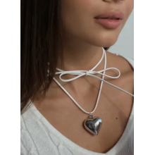 Чокер на шию з великим сріблястим серцем замшевий білий Fashion Jewelry (АА) Чокер на шию з великим сріблястим серцем замшевий білий Fashion Jewelry (АА)
